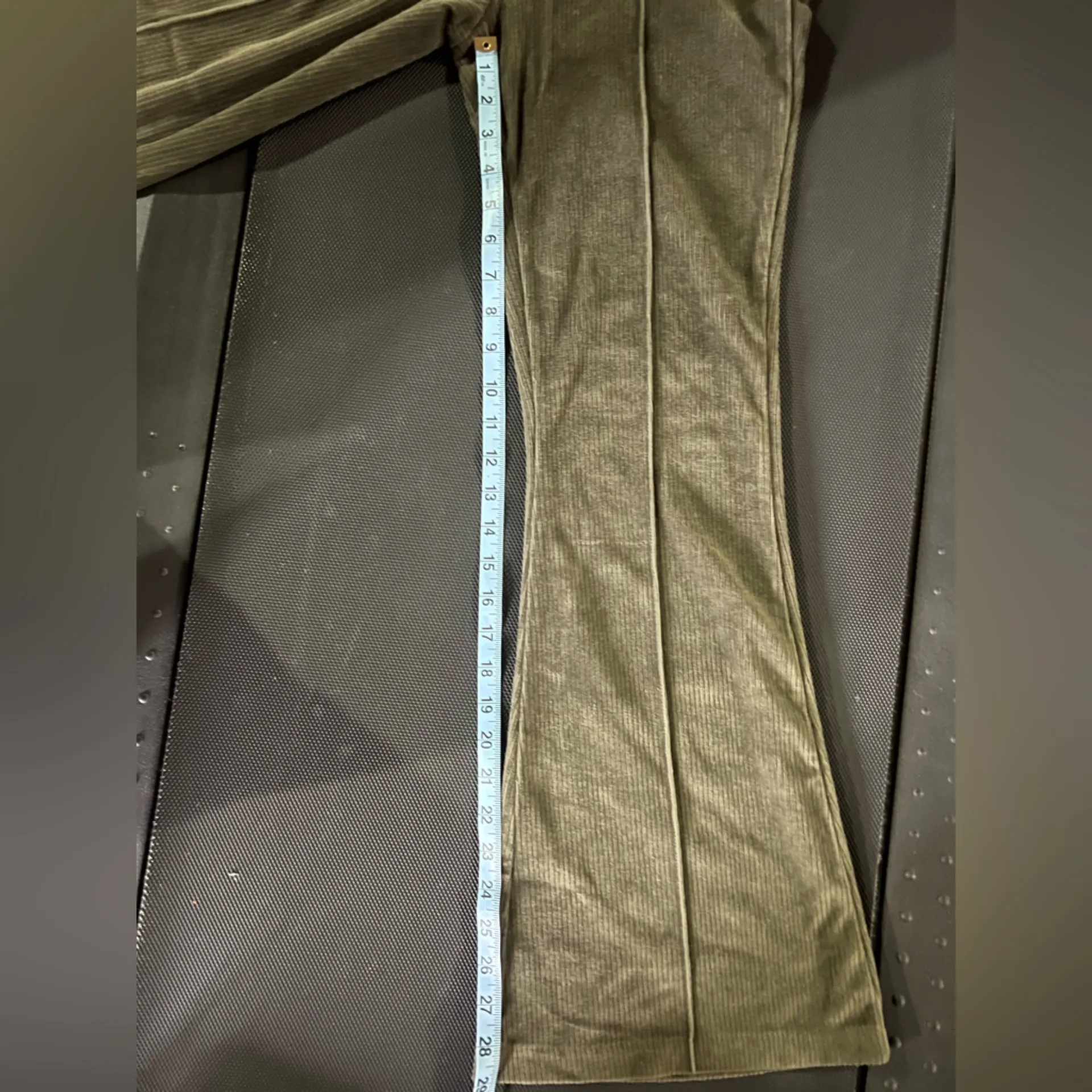 Aerie Groove-On Rib Velour Flare Pant Nomad Olive Size S - Image 9