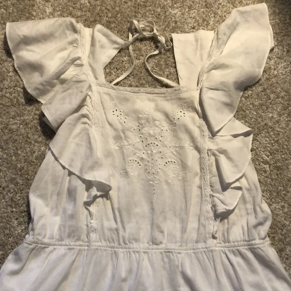 New  waist-defined flutter-sleeve tie-back mini dress, size xl - Image 4