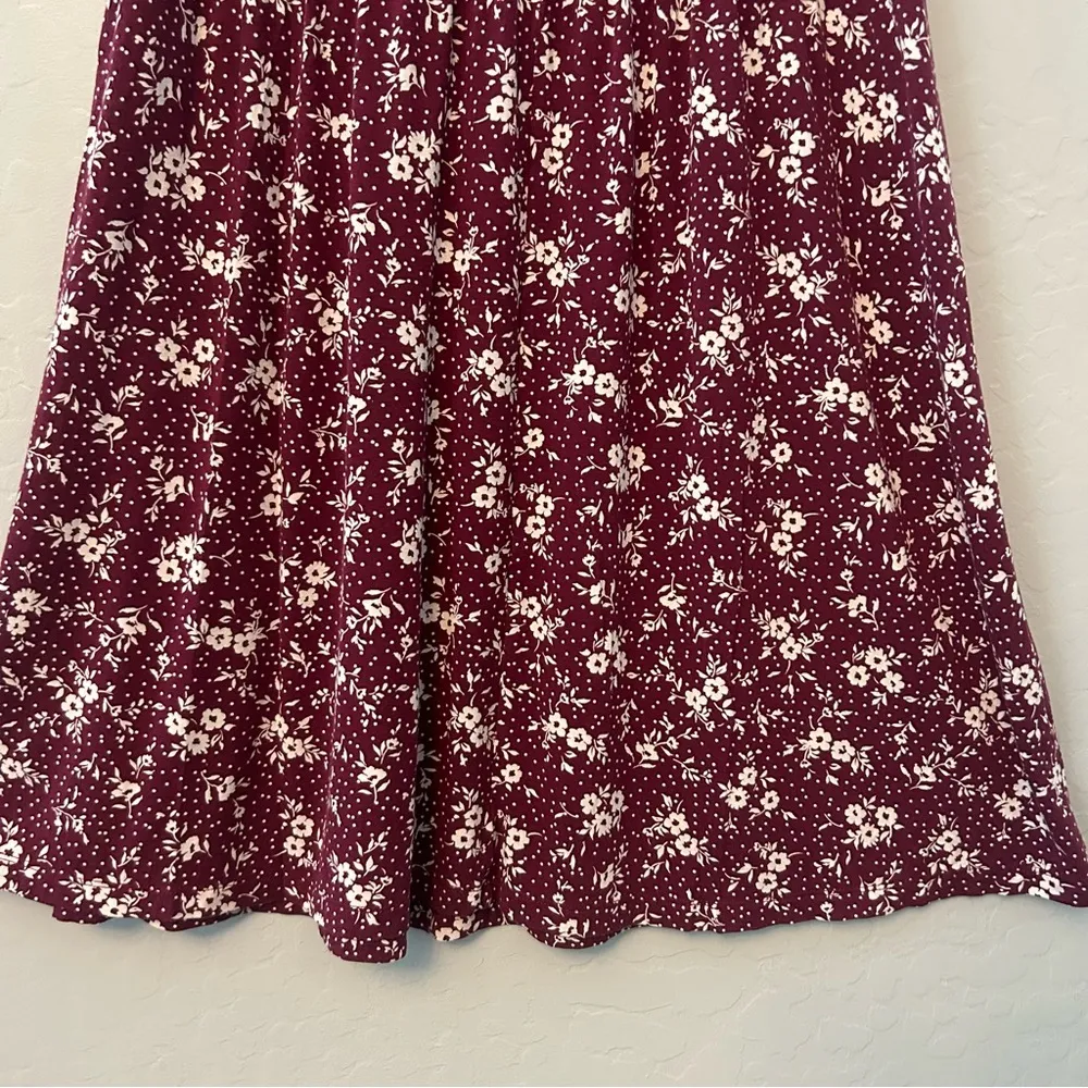 Old Navy sleeveless burgundy and white floral and polka dot dress size small - Image 16