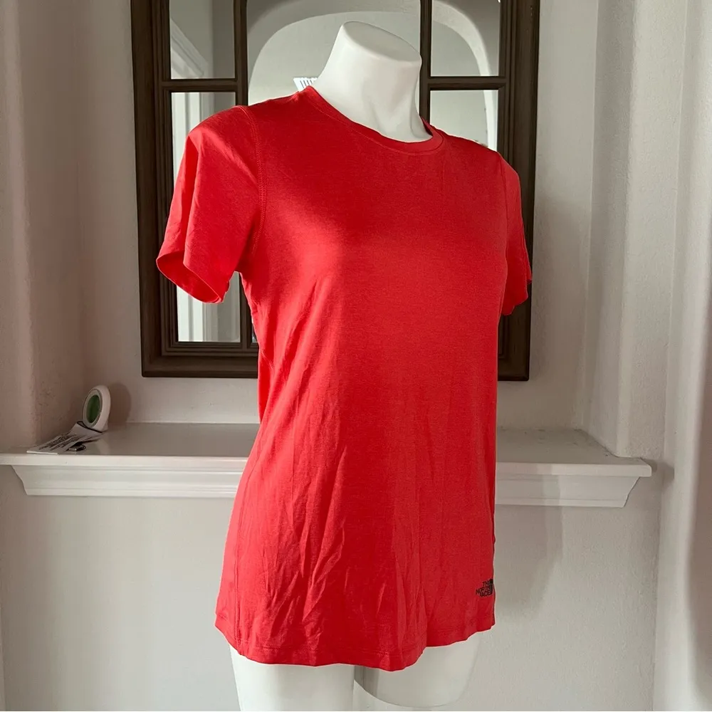 The North Face Women’s HyperLayer FD Short Sleeve Tee Coral Red T-Shirt Size M - Image 4