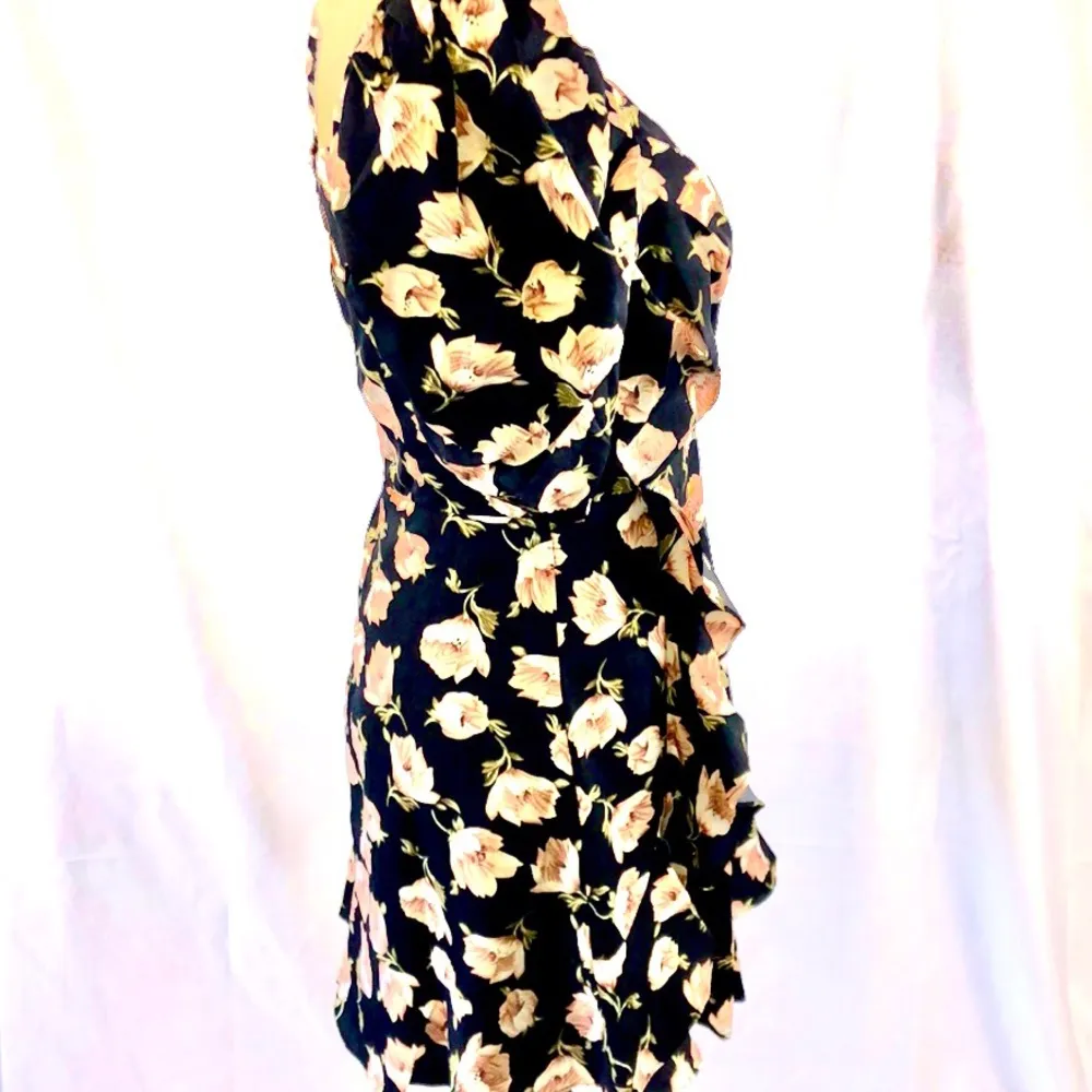 dress mini floral print with ruffled hemlines size L NWT - Image 4