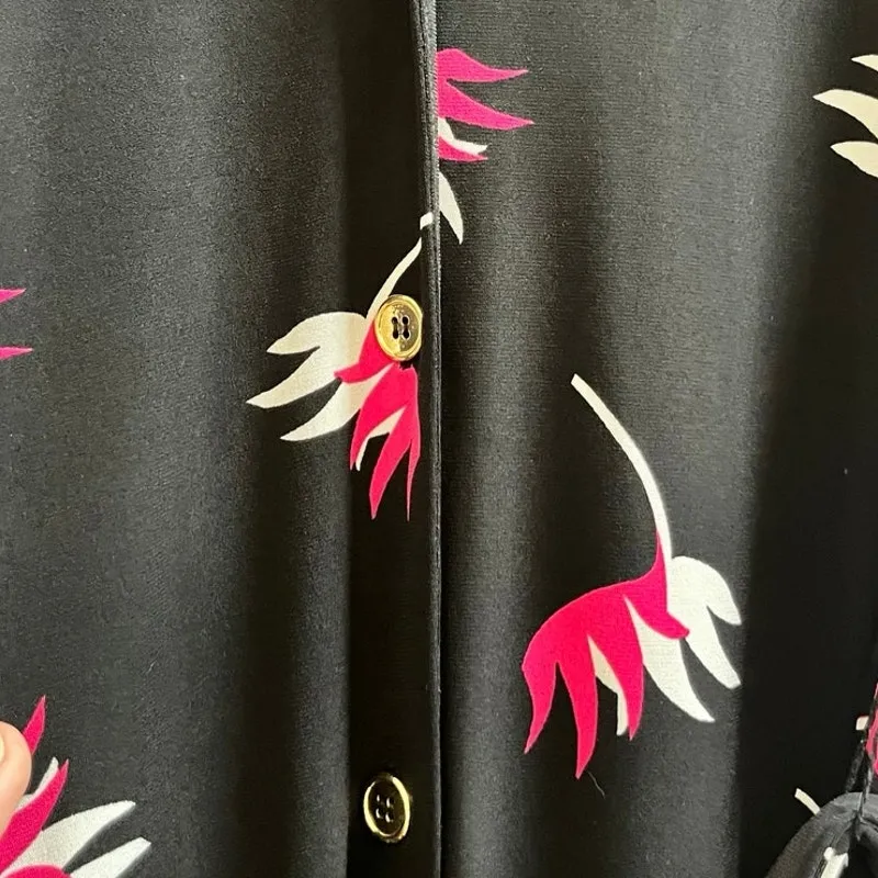 Leota Black Floral Jersey Button Front Waist Tie Belt Side Slits Dress Small - Image 8