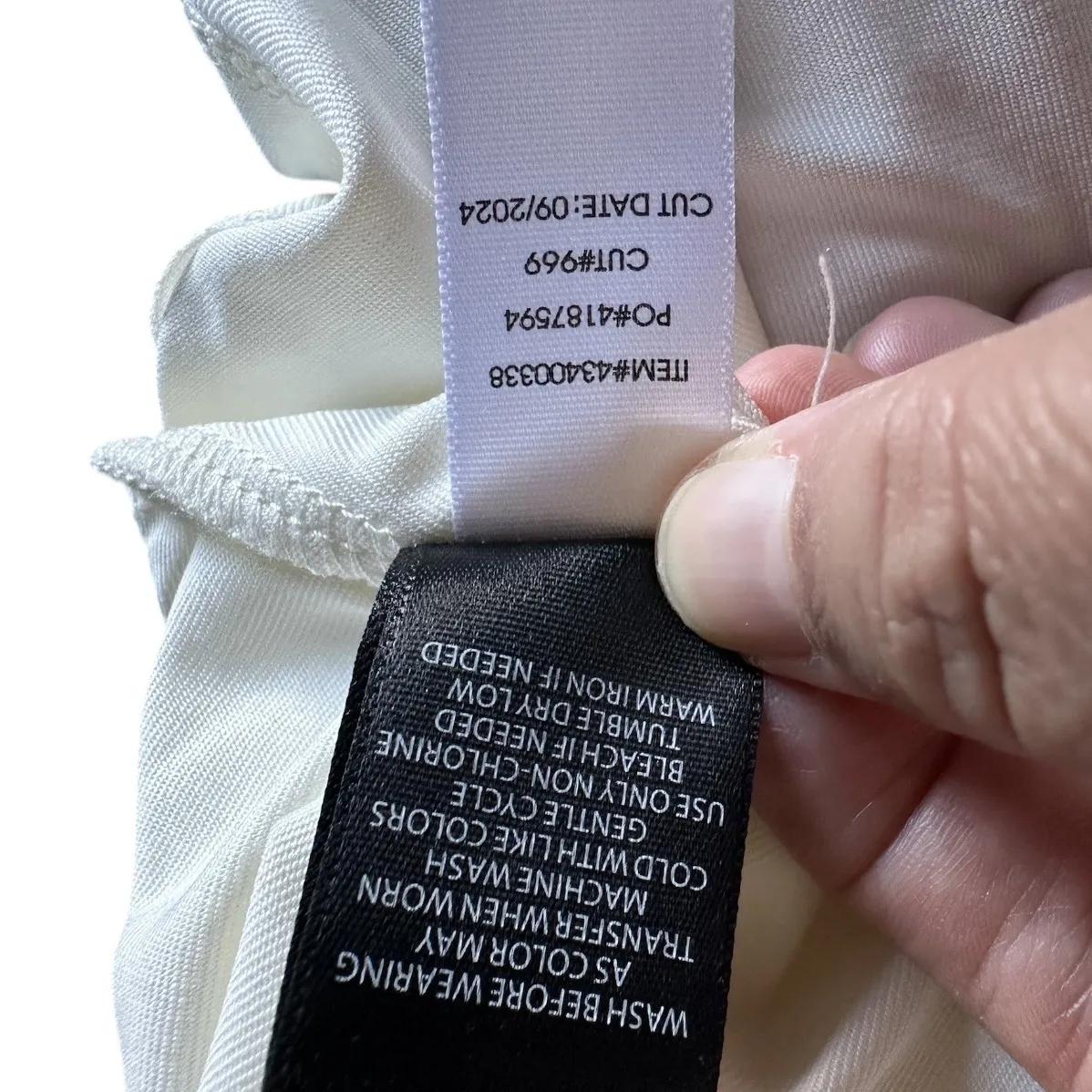 Torrid Twisted V-Neck High Low Tee in Cloud Dancer Size 3 or 3X - Image 6