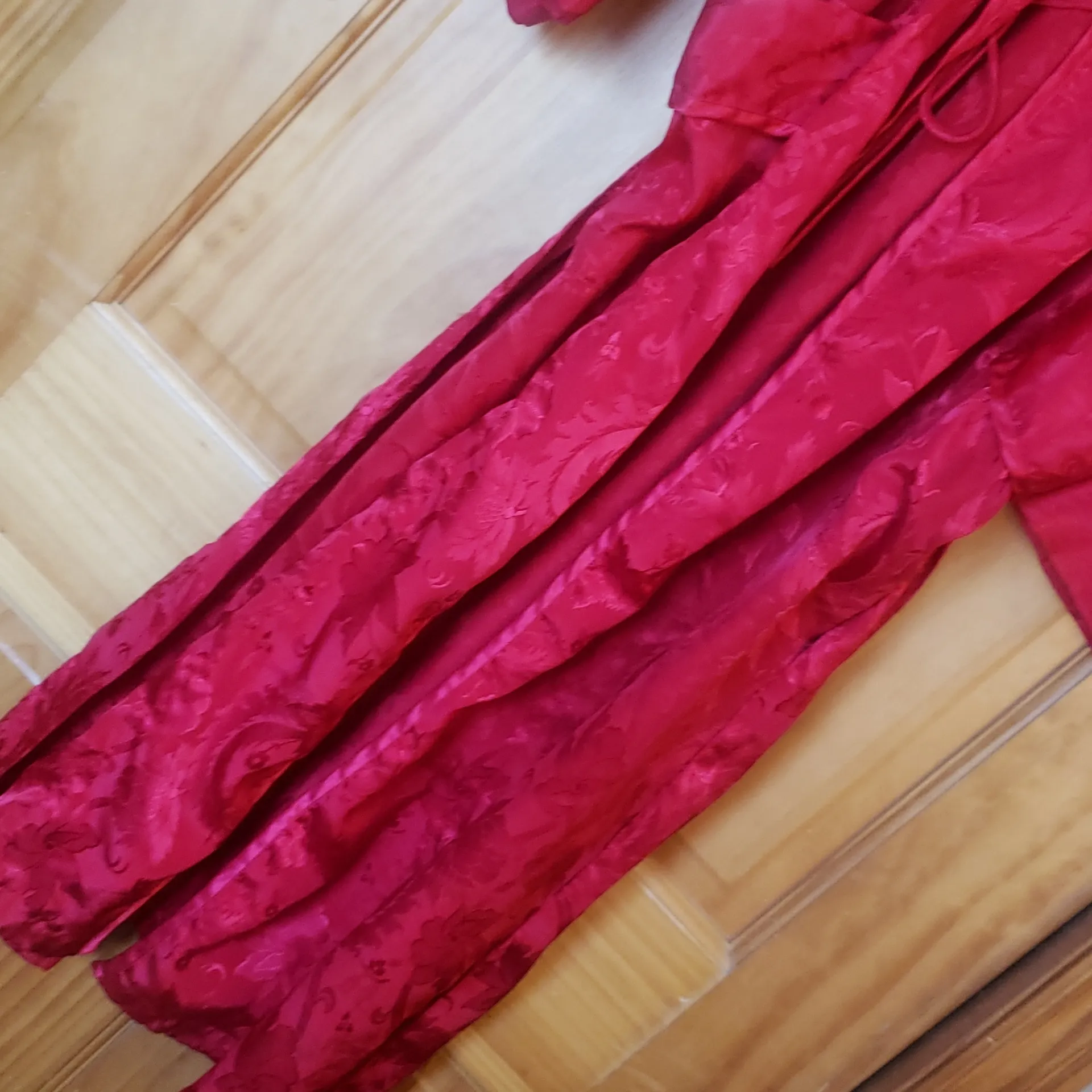 1980’s Vintage Victoria's Secret Gold Label red robe jacquard satin - Image 11