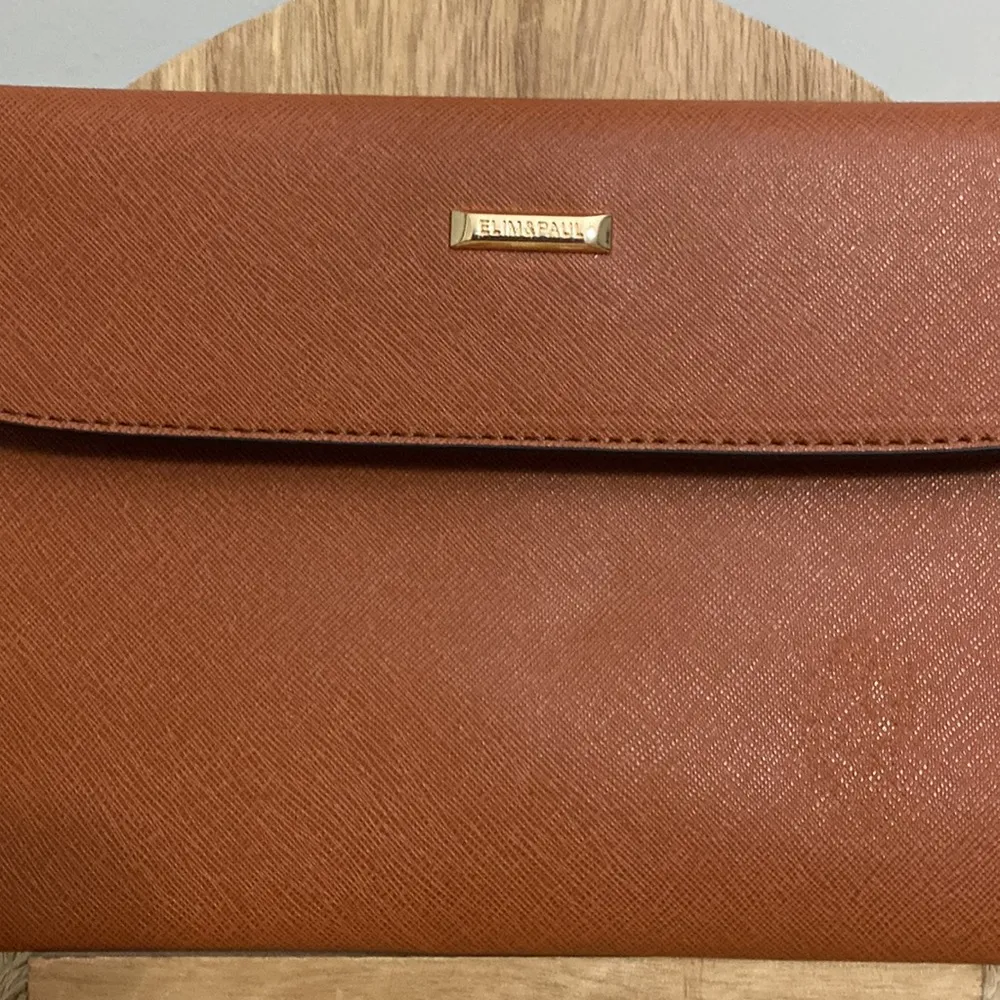 Elim & Paul brown wristlet - Image 2