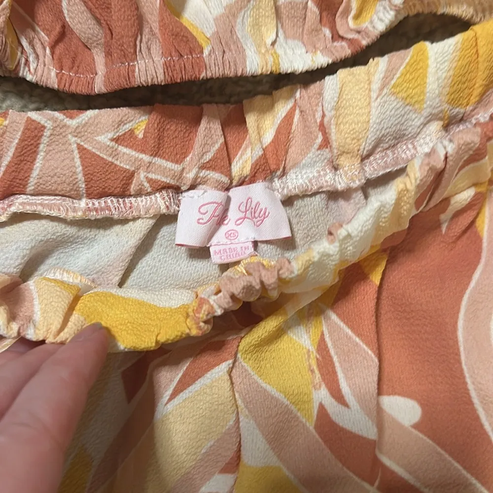 Pink Lily 2 Piece Matching Set Summer Tropical Shorts and Flowy Top - Image 3