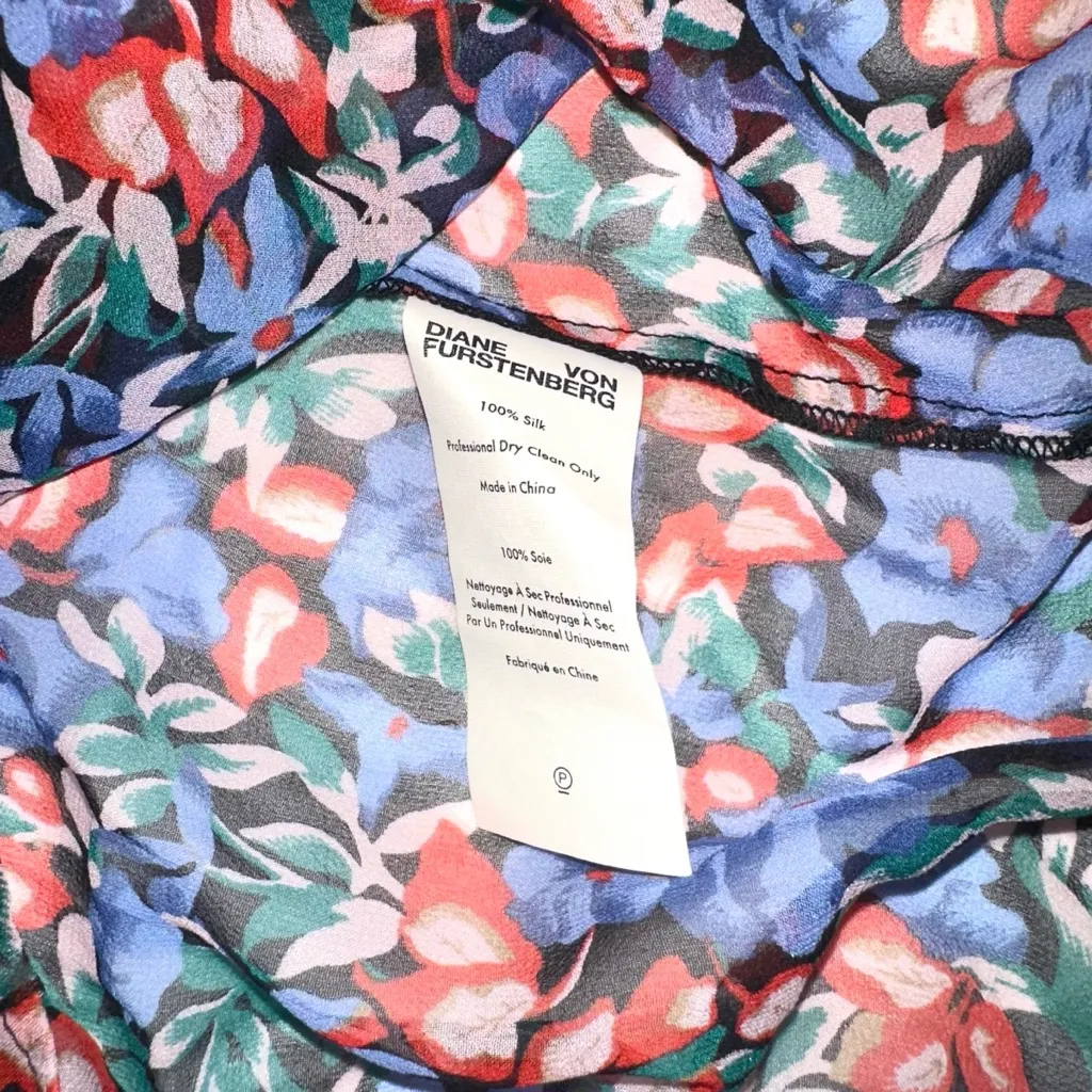 Diane Von Furstenberg Silk Floral Chiffon Long Sleeve Button Down Blouse 6 - Image 4