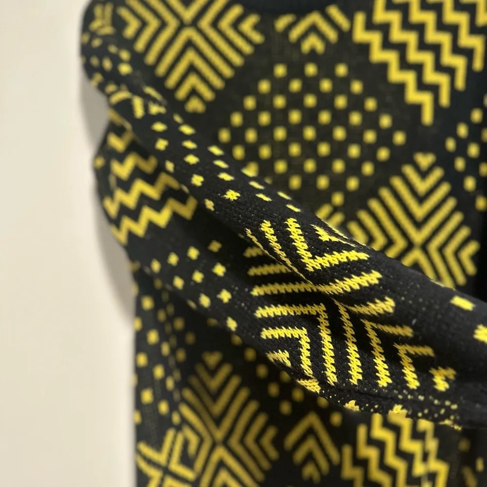 VTG NWT 90s Women’s Sz:M C’est La Vie Black & Yellow Geometric Pullover Sweater Size M - Image 9