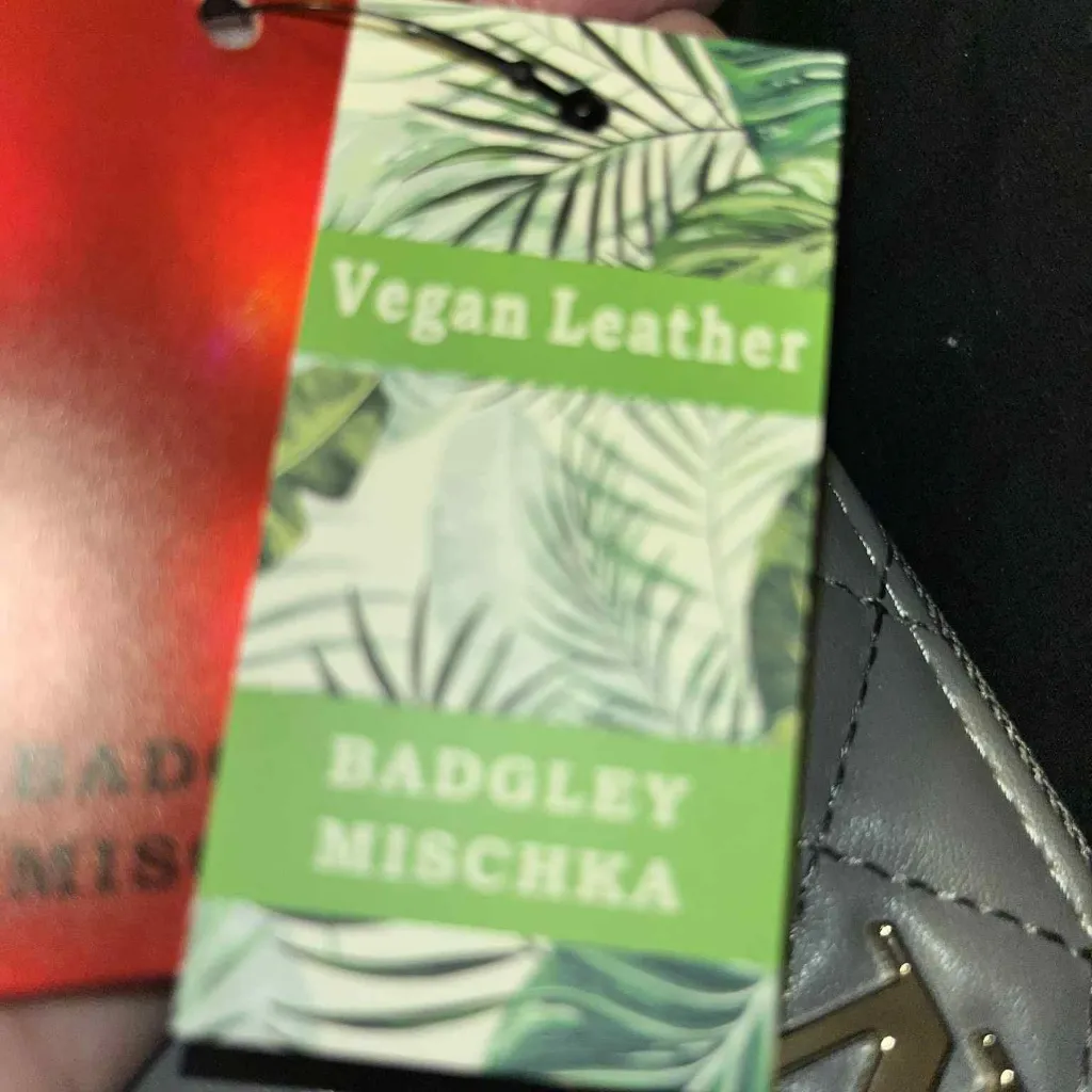 Badgley Mischka Grey Diamond Quilted Long Wallet - Image 4