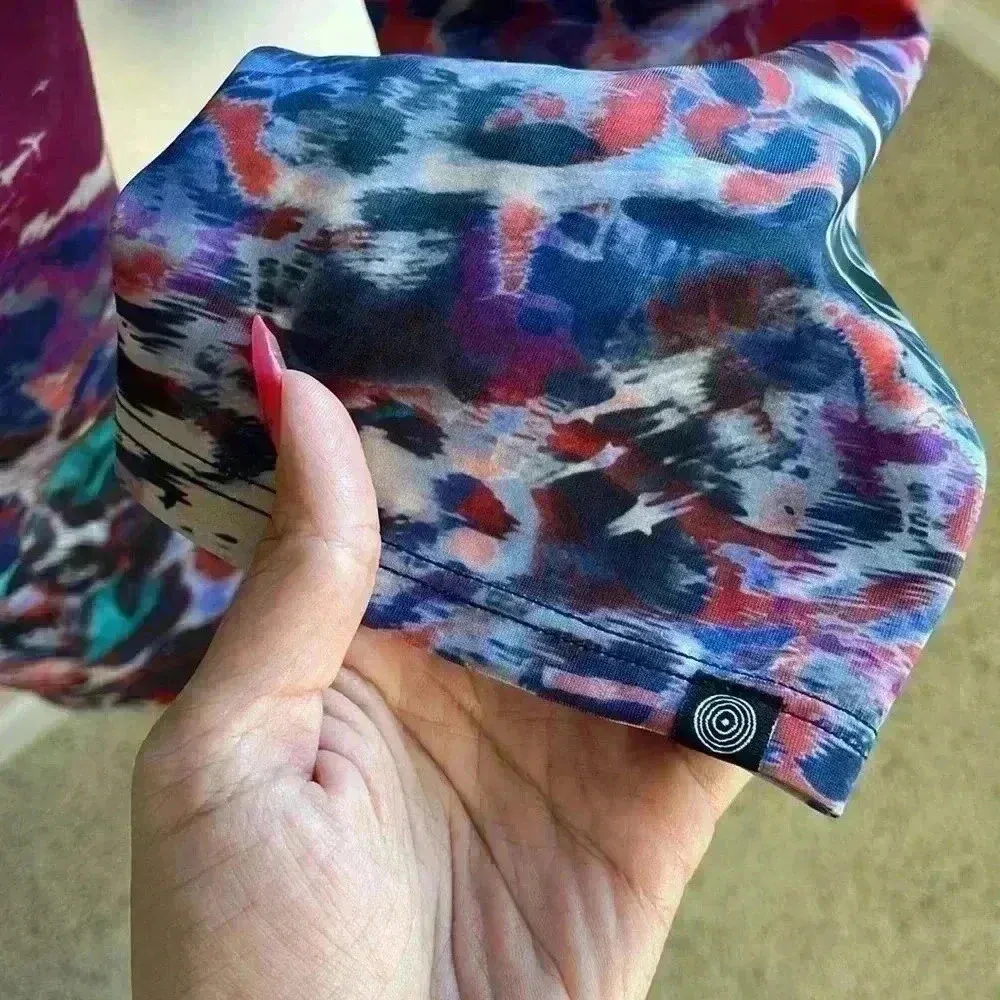 Onzie Multicolor Cheetah Animal‎ Print Crop Leggings Yoga Spin Size S/M - Image 9