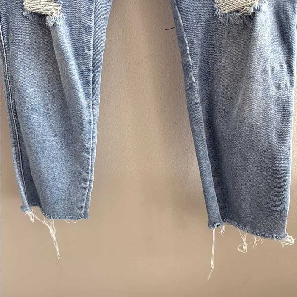 Akira Women's Distressed Blue Ankle Jeans - Image 3