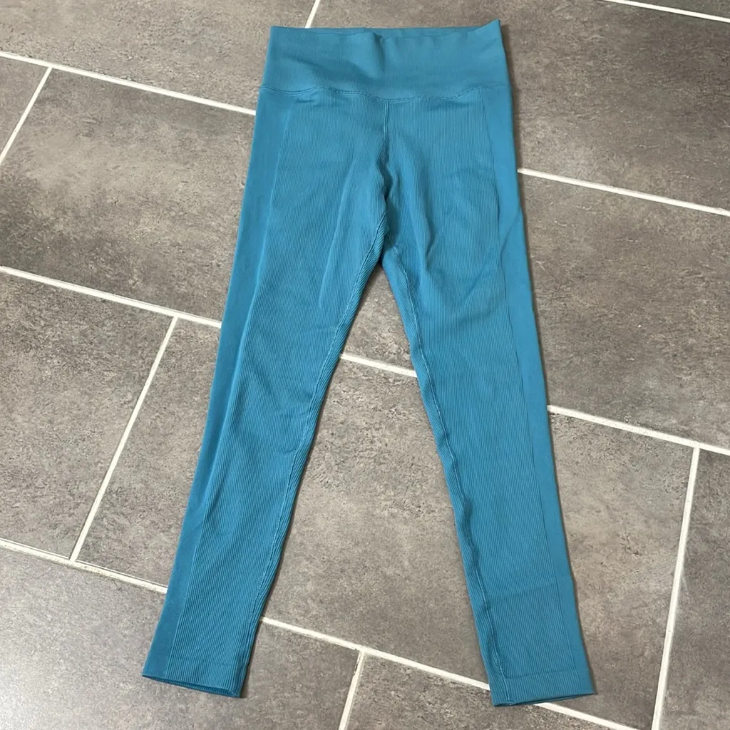 NWOT Athleta Aurora‎ Seamless Leggings size Small - Image 3