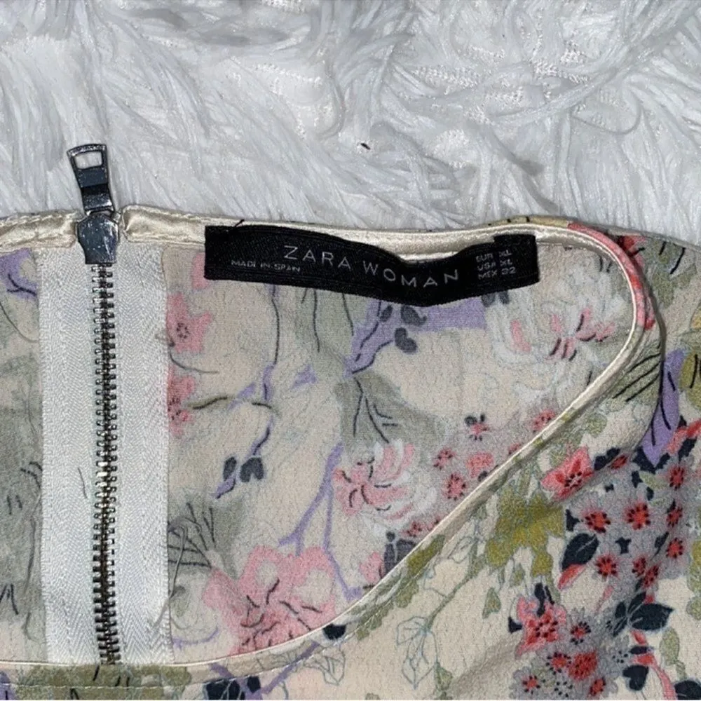 Zara Floral Print Top(Size XI) - Image 5