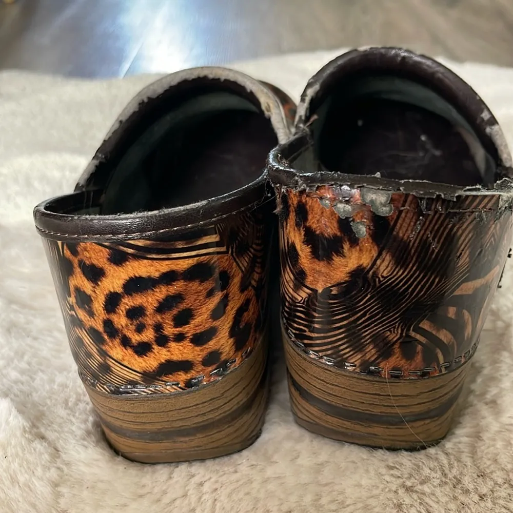 Dansko  Leopard Print Clogs Size 39 (US 8.5-9) - Image 6