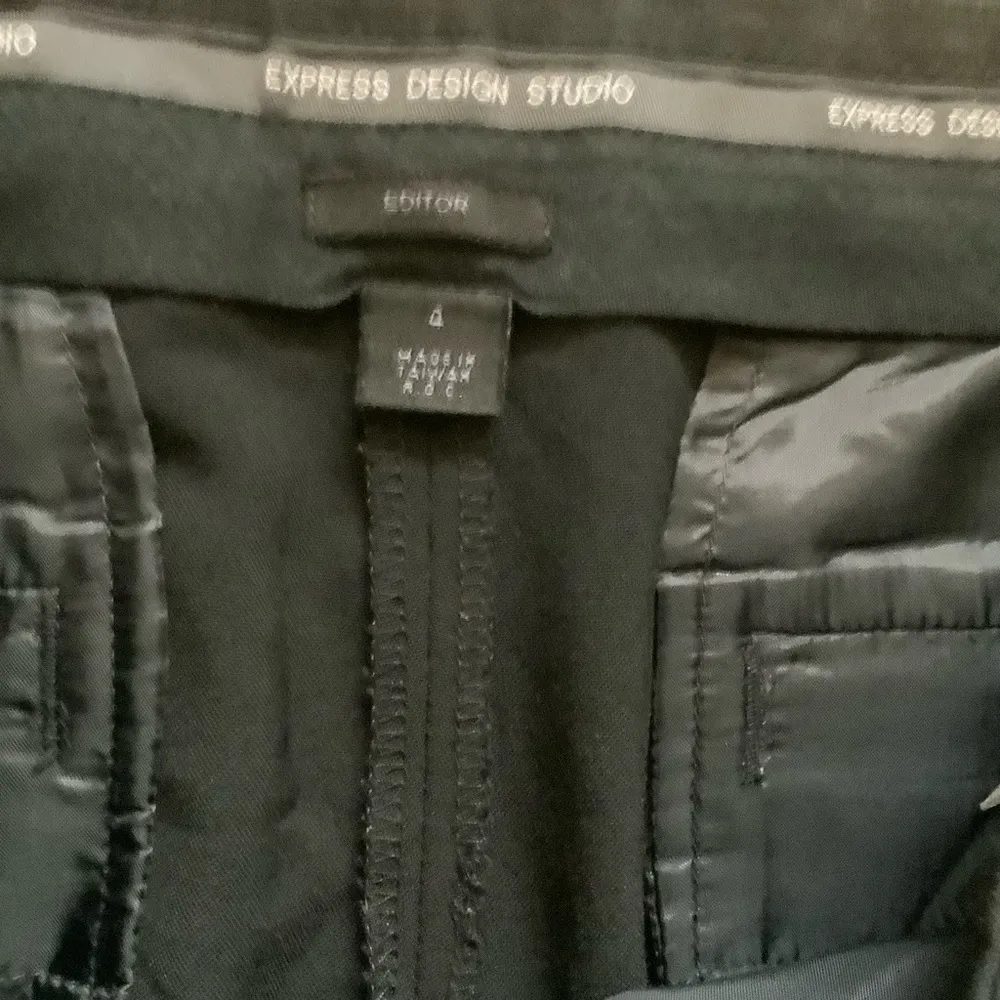 Express black straight leg business casual pants sz 4 academia career business - Image 6