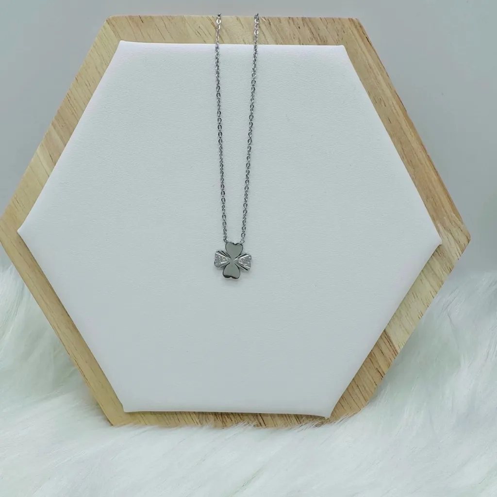 Darla Clover Necklace Pendant Bundle Gold - Image 3