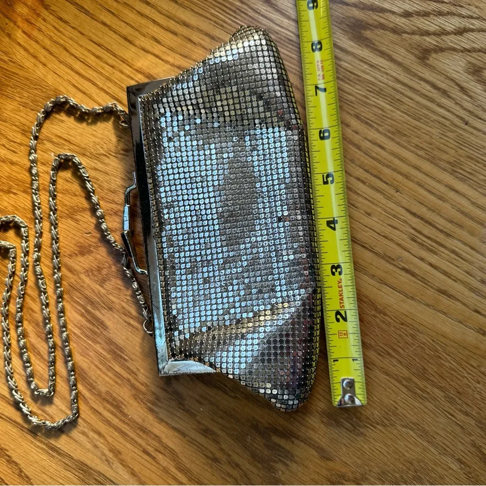 Metallic top clasp vintage crossbody purse - Image 2
