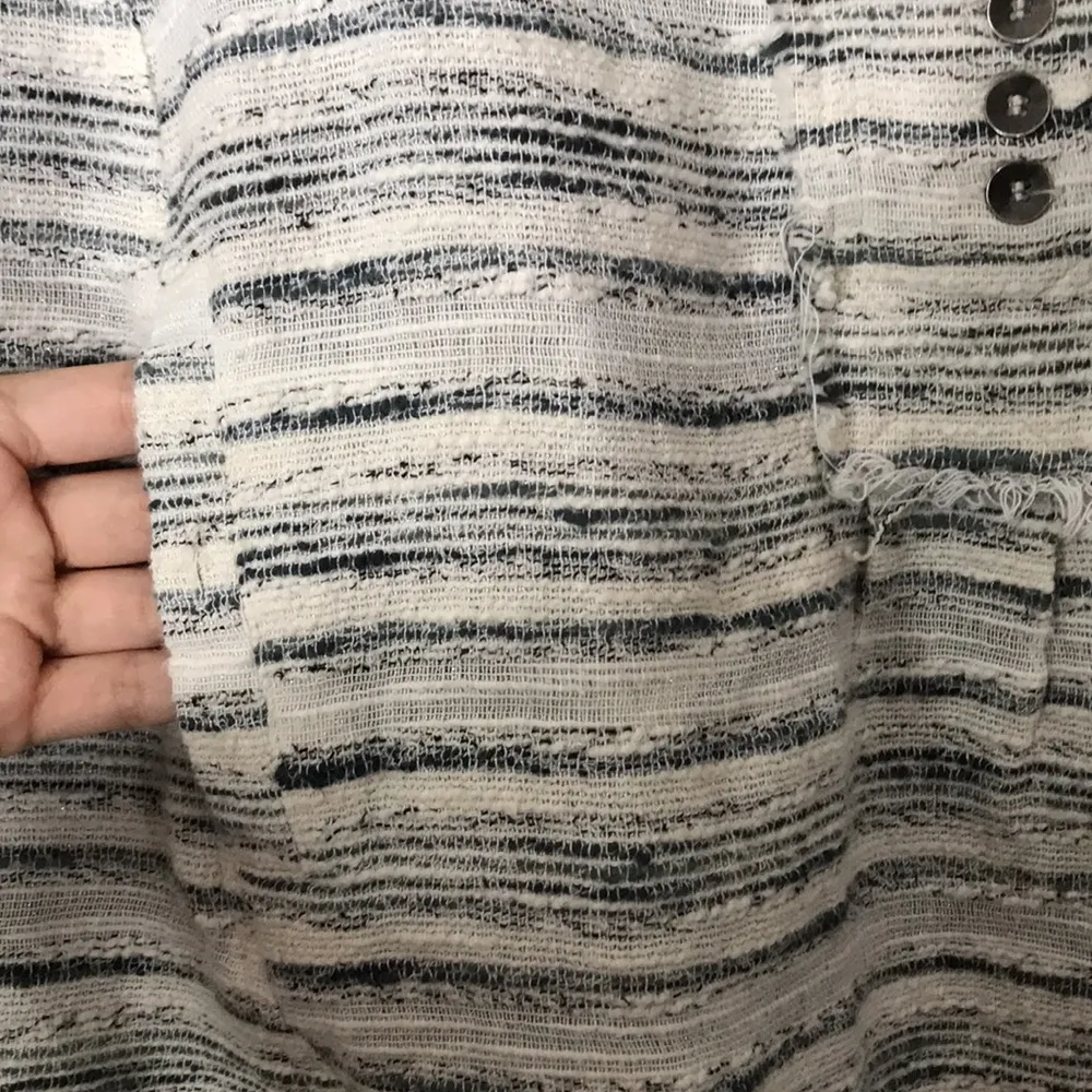 Free People ladies Summer Tweed Hideaway Henley Ivory Striped Top size small - Image 5