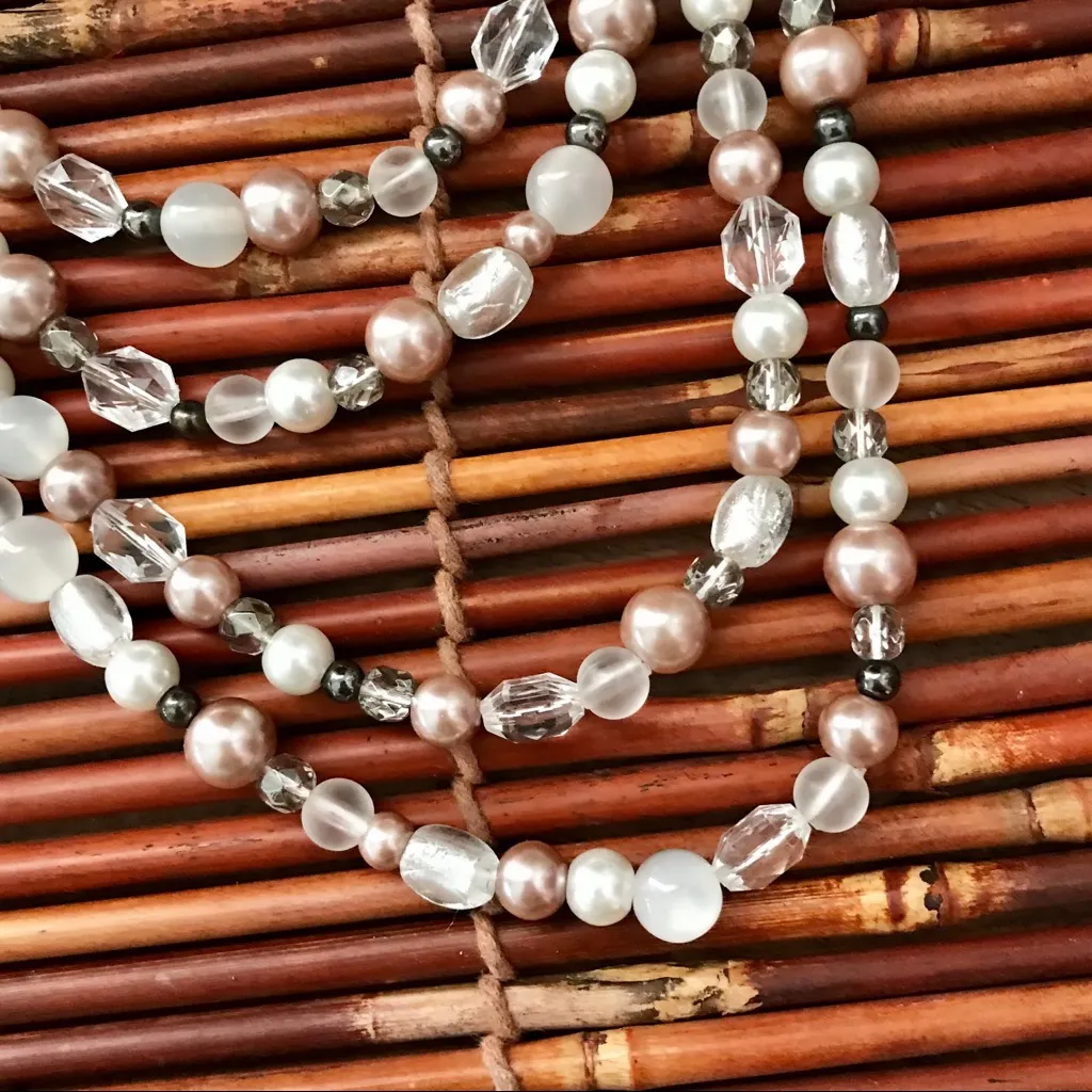 White House Black Market Glass Beaded  Necklace - Image 4