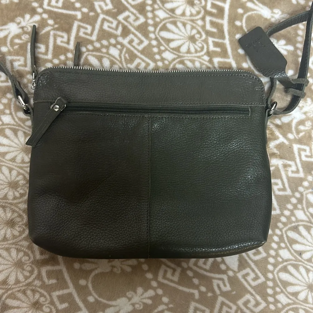 Wise Owl Accessories Small Soft Pebbled Real Leather Crossbody Bag Green - Image 3