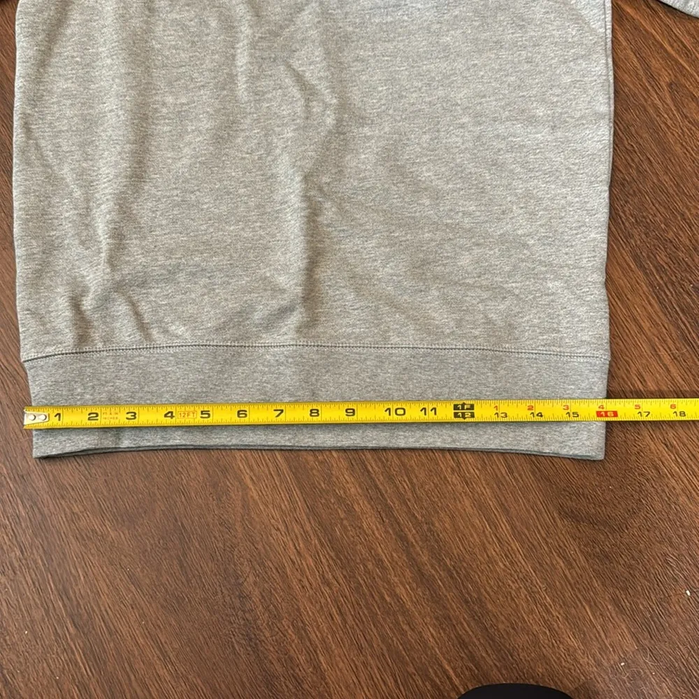 Everlane sweatshirt - Image 4