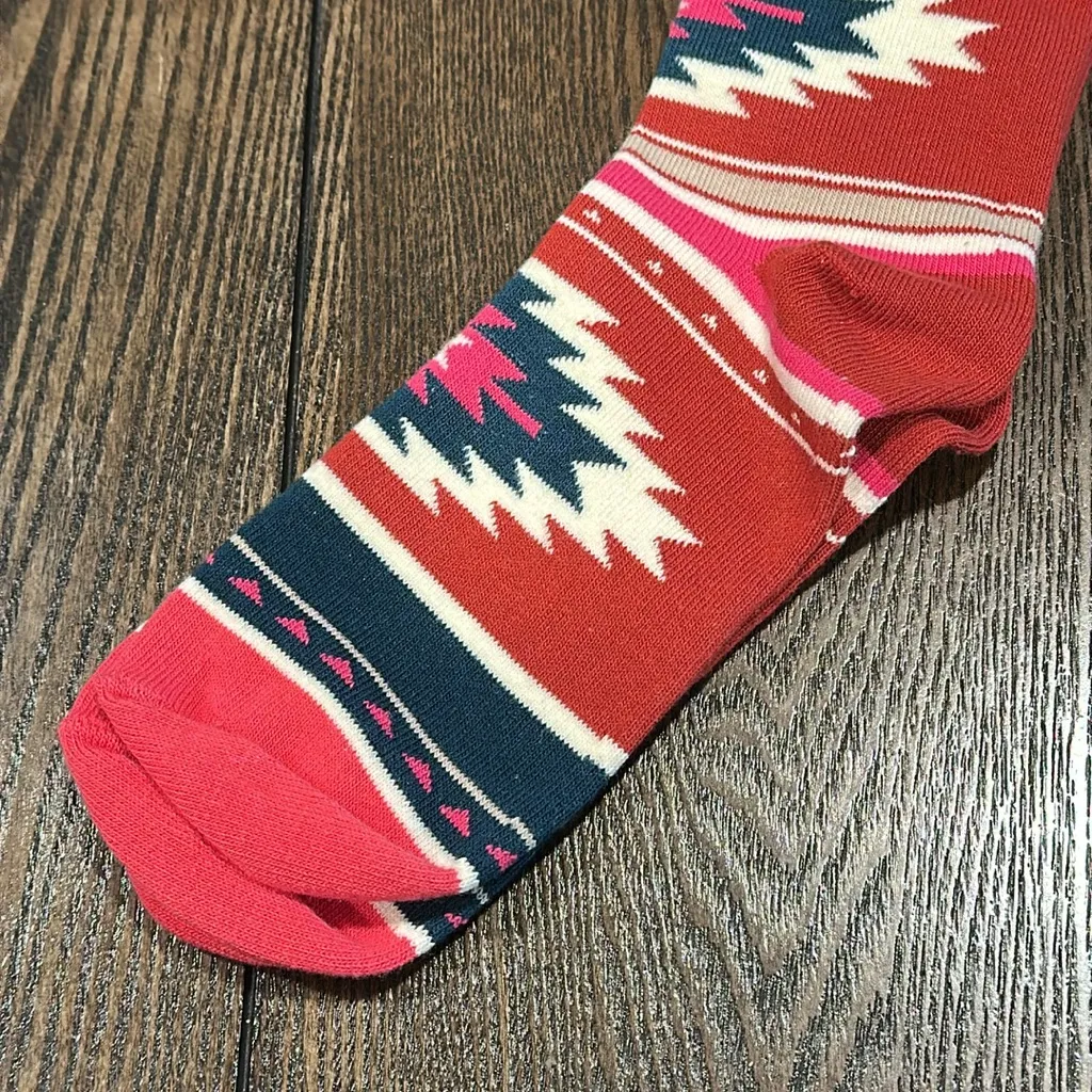 American Eagle Colorful Aztec Crew Socks NEW - Image 4