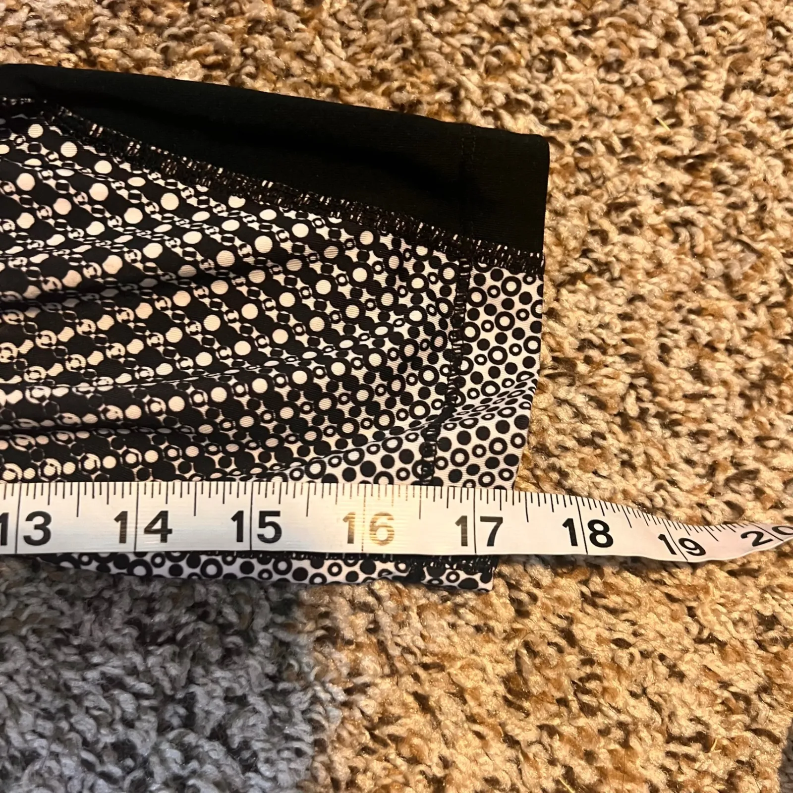 Nike Pro‎ Women's Training Capri Leggings Black White Pattern Medium - Image 4