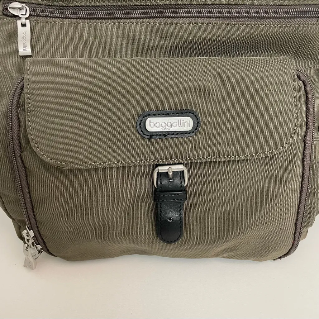 Baggalini Tote Bag Purse Personal Item Carry On Travel Pockets Olive Green - Image 2