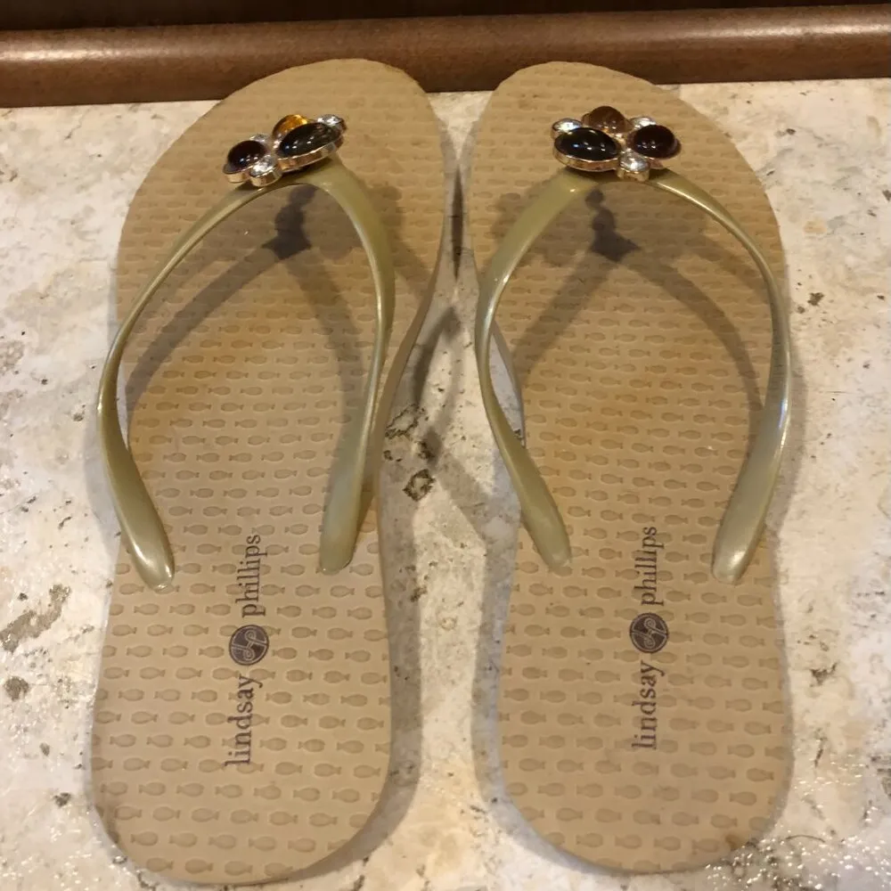 Lindsay Phillips Switch Flip Flops With Adorable Snap On Embellishment 7.5 - Image 2