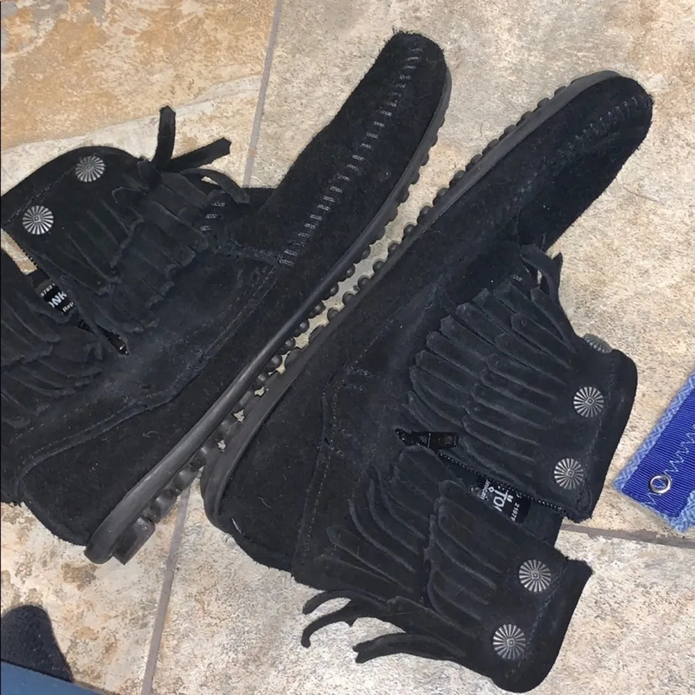 Minnetonka moccasins - Image 2