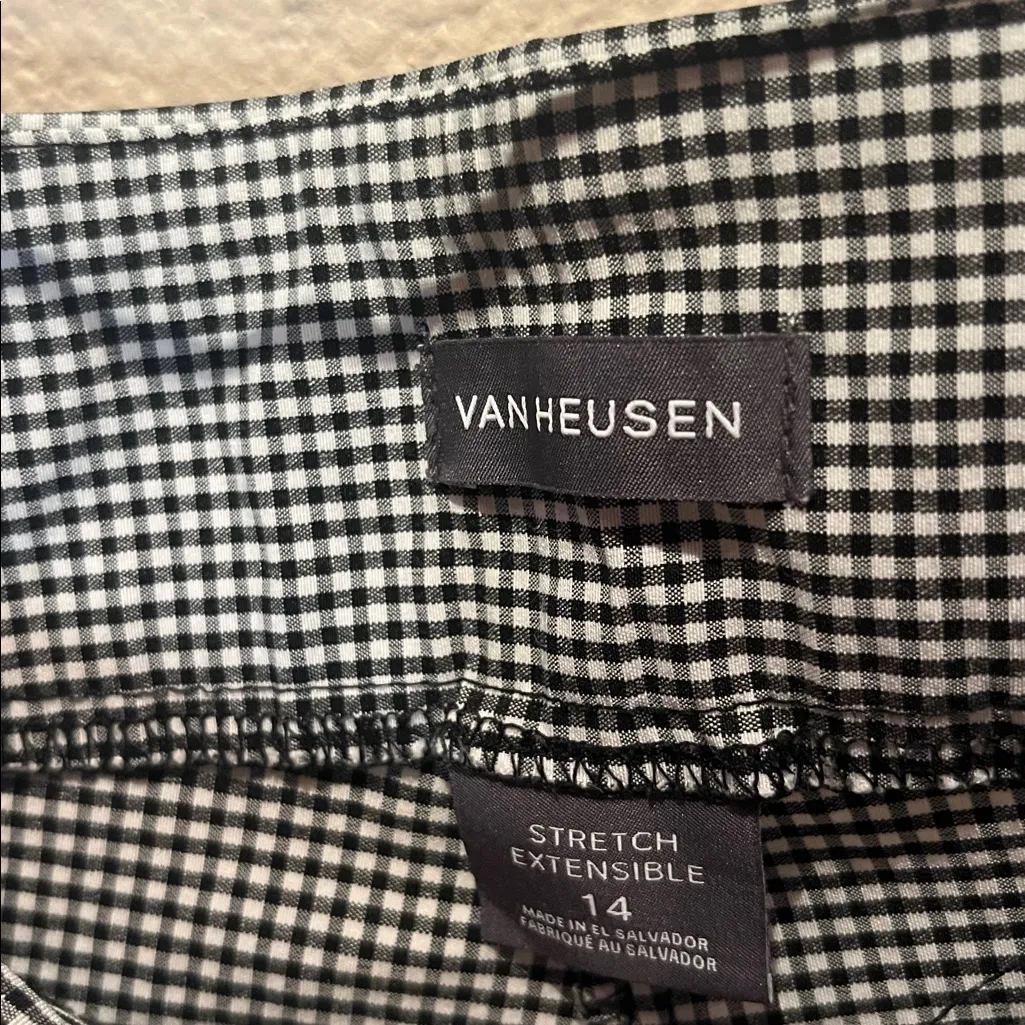 Van Heusen Women’s Gingham Cropped Capri Ruffle Trim Pants Size 14 Preppy - Image 5