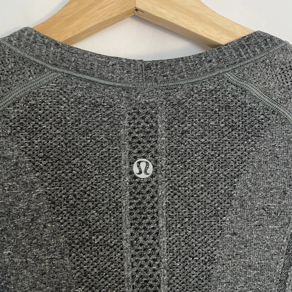Lululemon Athletica gray long sleeved shirt knit design running compression - Image 8