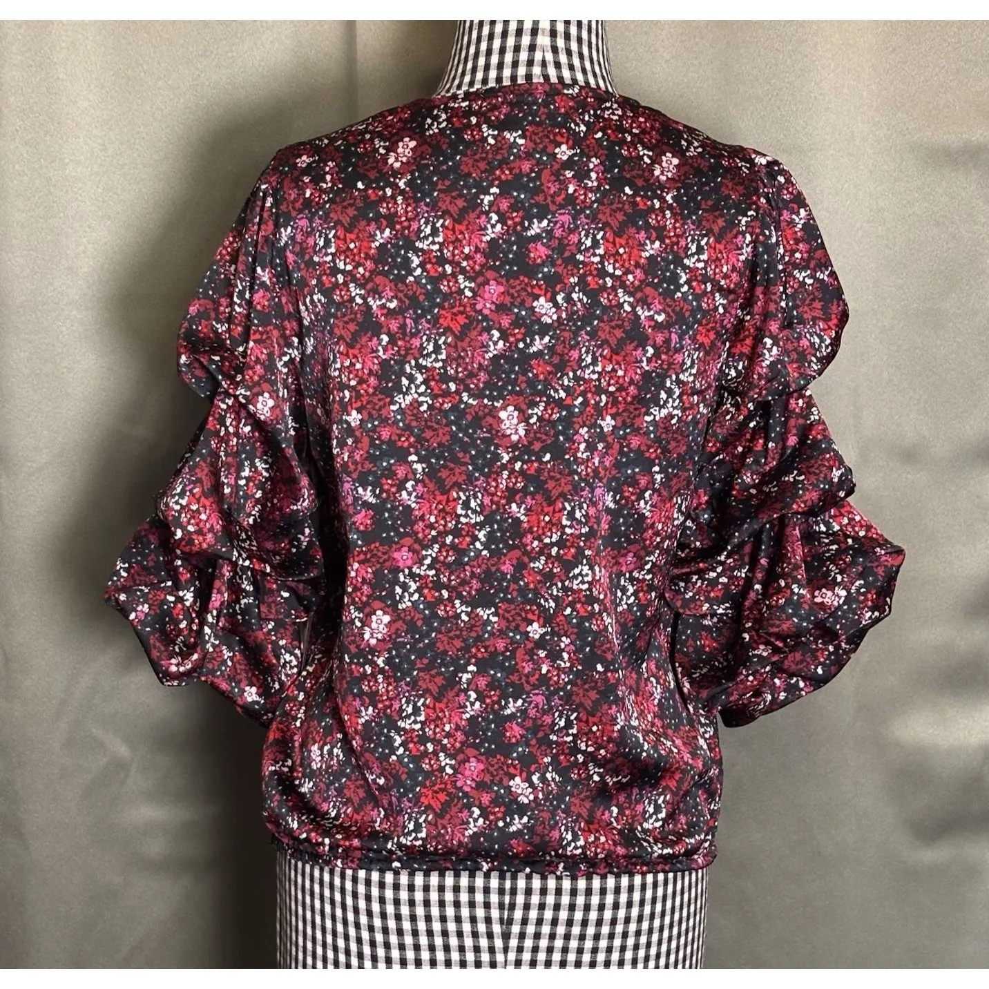 Vince Camuto Confetti Ready Deep Sangria Floral Blouse Women's XS - NWT $89 - Image 3