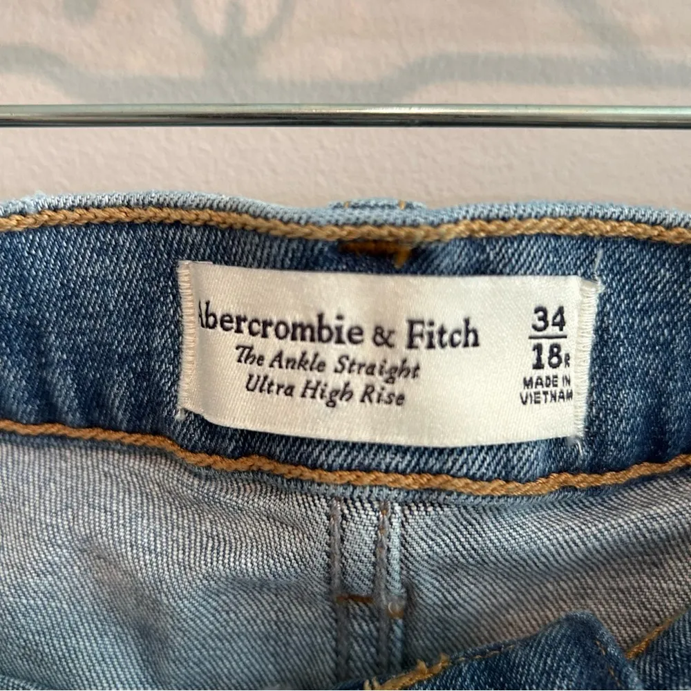 Abercrombie Fitch Ankle Straight Ultra High Rise Cuff Jeans I2 - Image 4