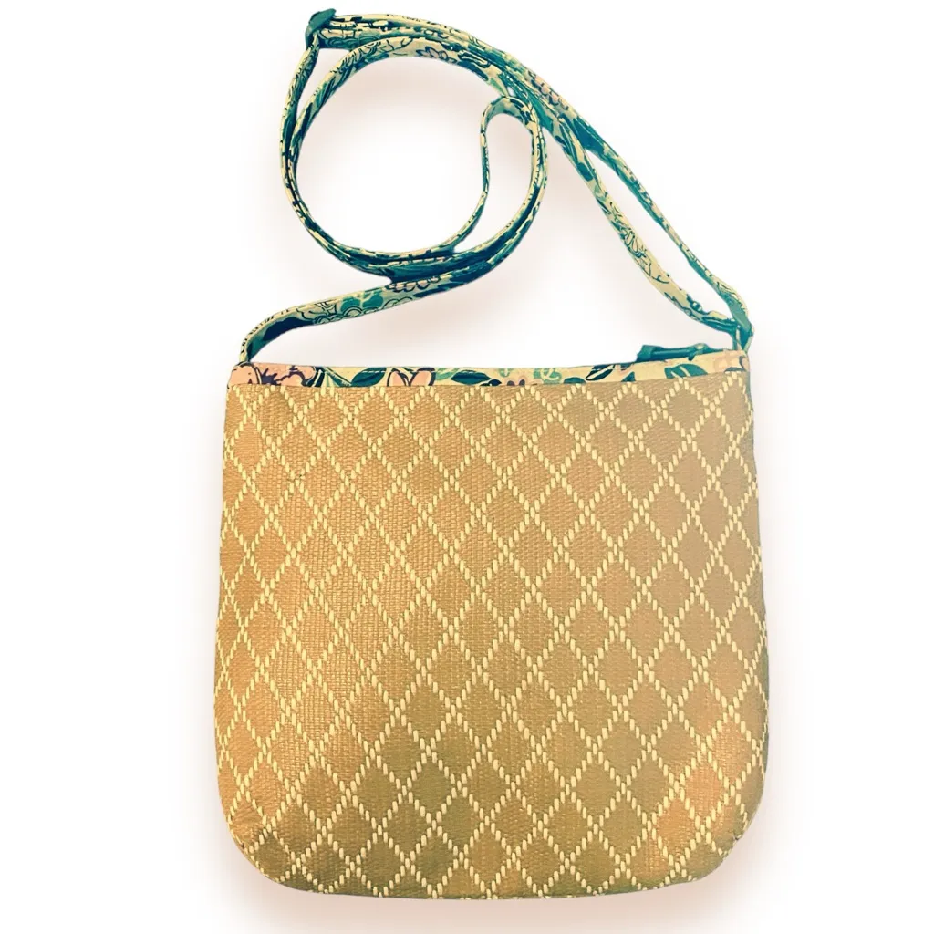 NWOT Vera Bradley Beach Crossbody Purse Penelope’s Garden - Image 2