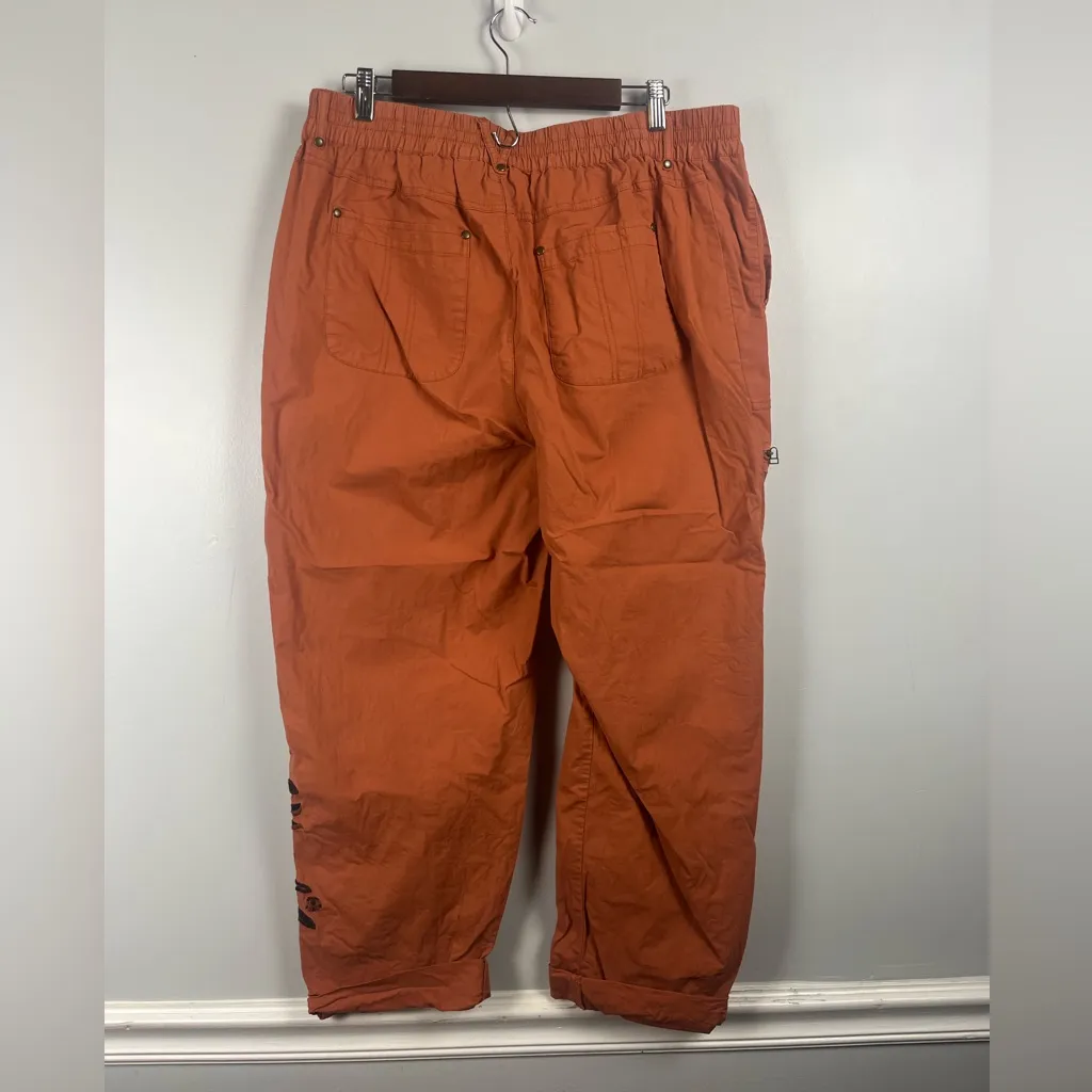 Soft Surroundings Everything Under The Sun Embroidered Cargo Pants size large - Image 5