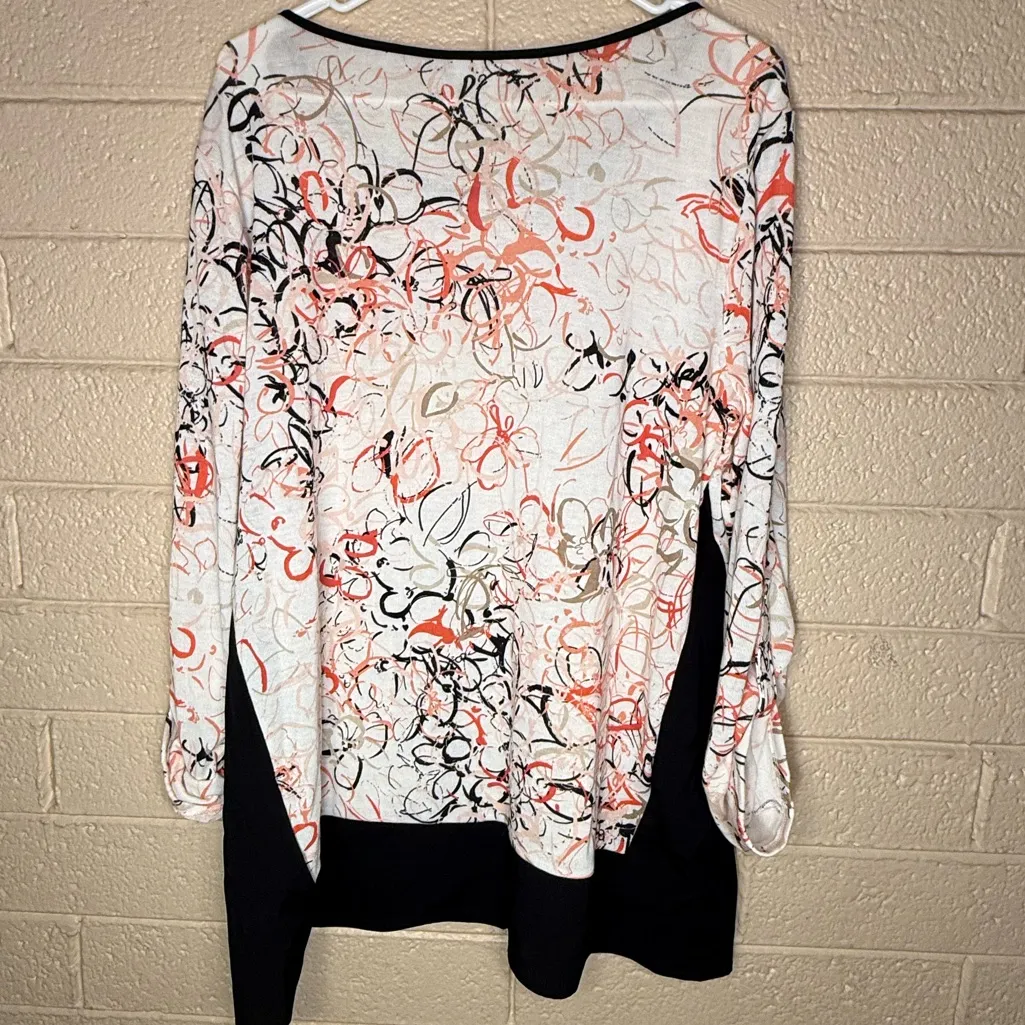 Dana Buchman White and Cream Graphic 3/4 Sleeve Blouse - Image 2