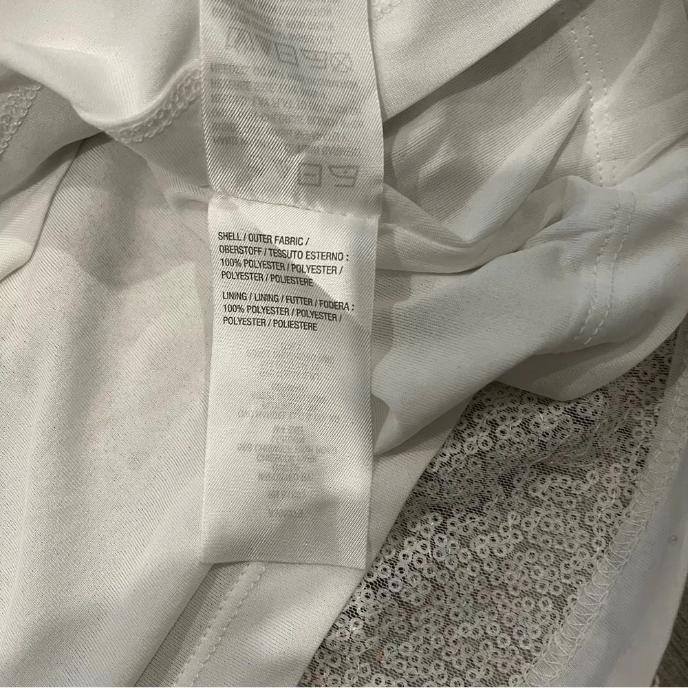 Live! Always Isaac Sequin T-Shirt, Sz L - Image 16