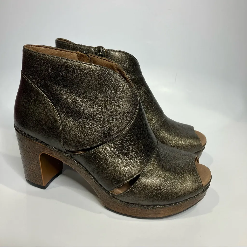 Delphina metallic bronze gold block‎ heels peep toe women’s size 38 - Image 4