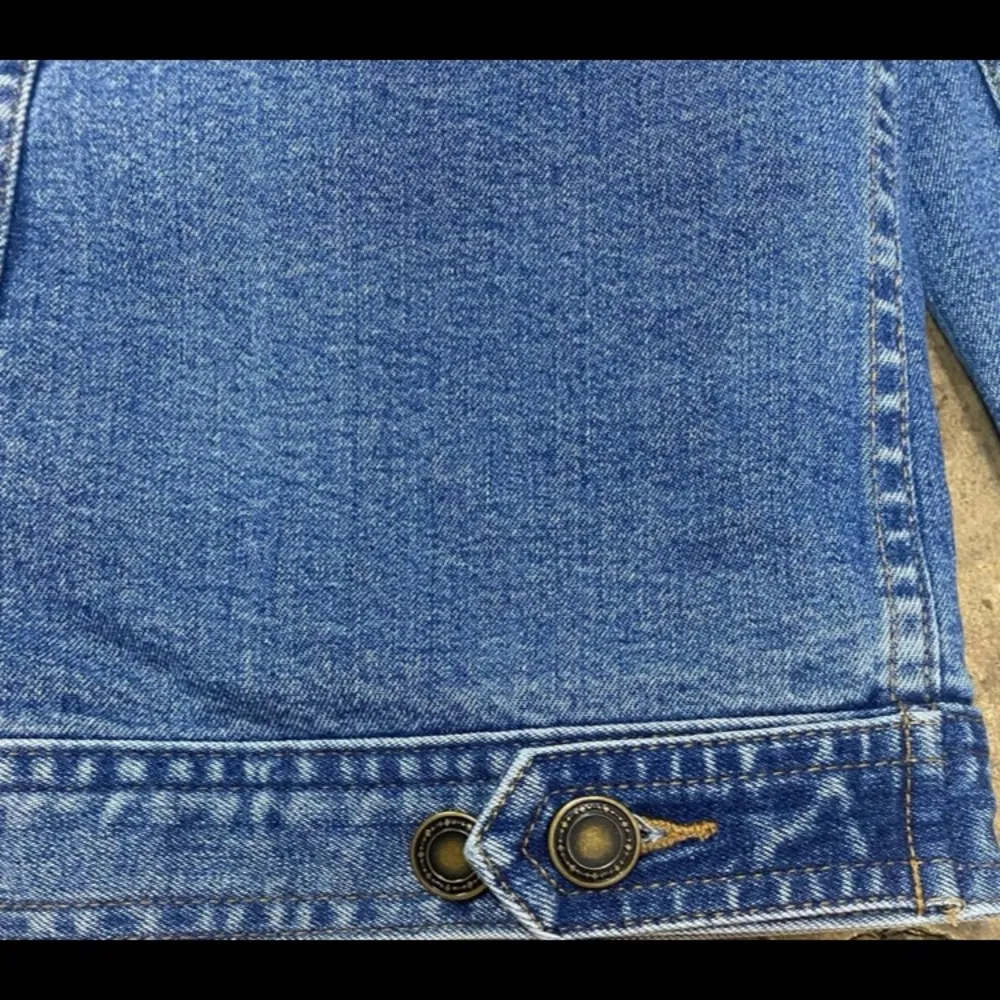 Charter Club denim jean jacket. Size Medium - Image 8