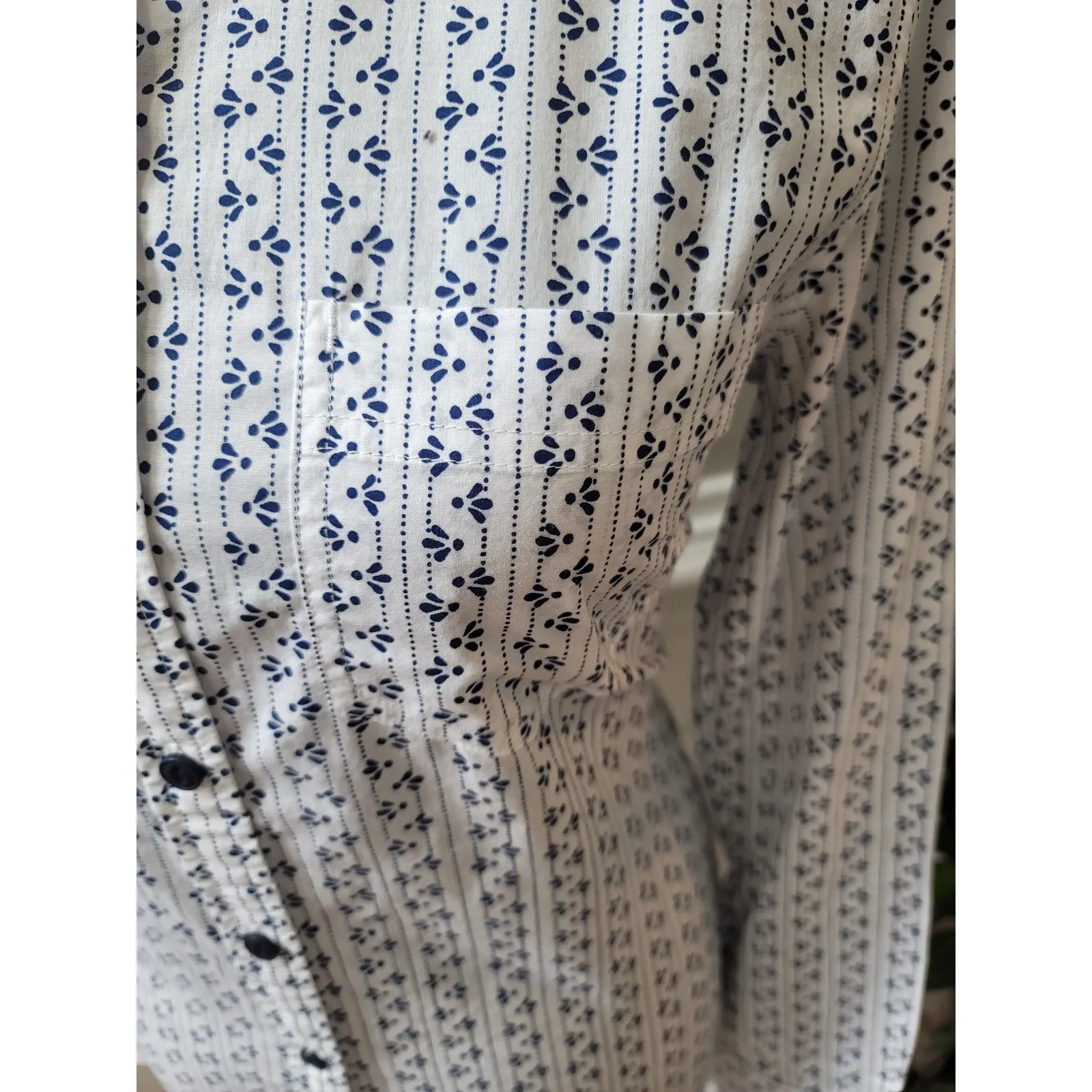 Patagonia Button Up Shirt Women's Size 6 White Blue Organic Cotton Long Sleeve - Image 3