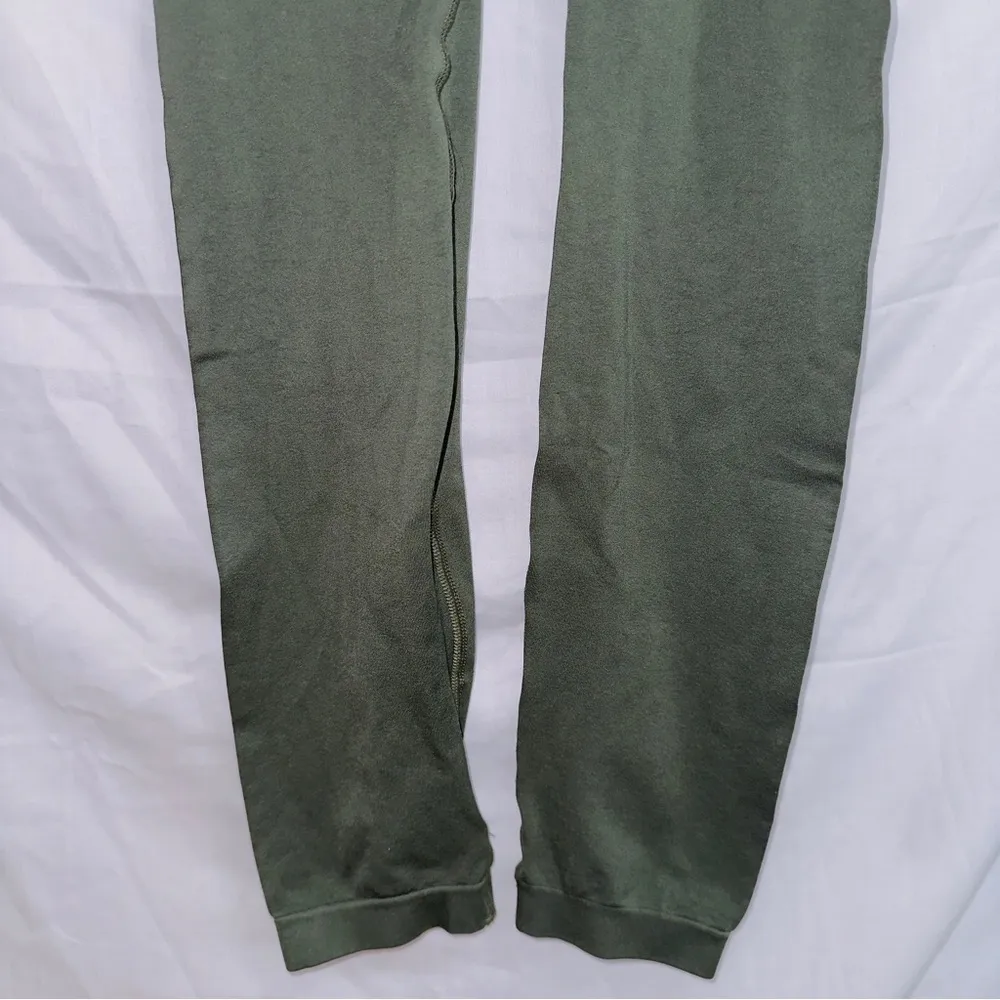 Bluee Activewear Green High Waisted Ankle Length Butt Scrunch Leggings size XS - Image 3
