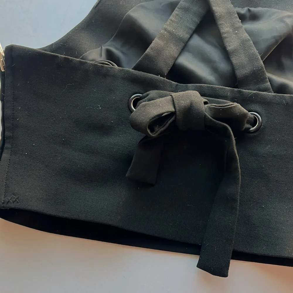 Elizabeth and James  • Tie Back Black Crop Tank Top - Image 9