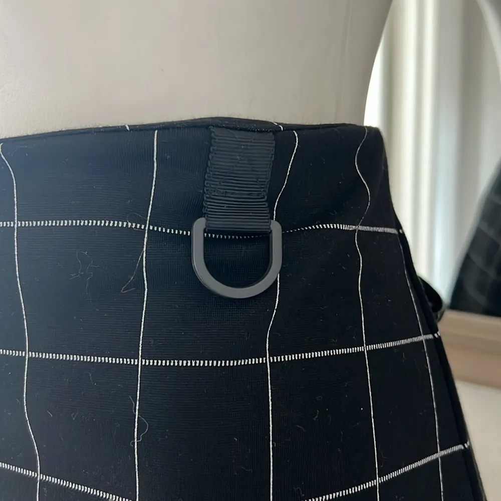 Kenneth Cole Skirt in Black Window Pane Print, Size 16 NEW w/Tag - Image 8