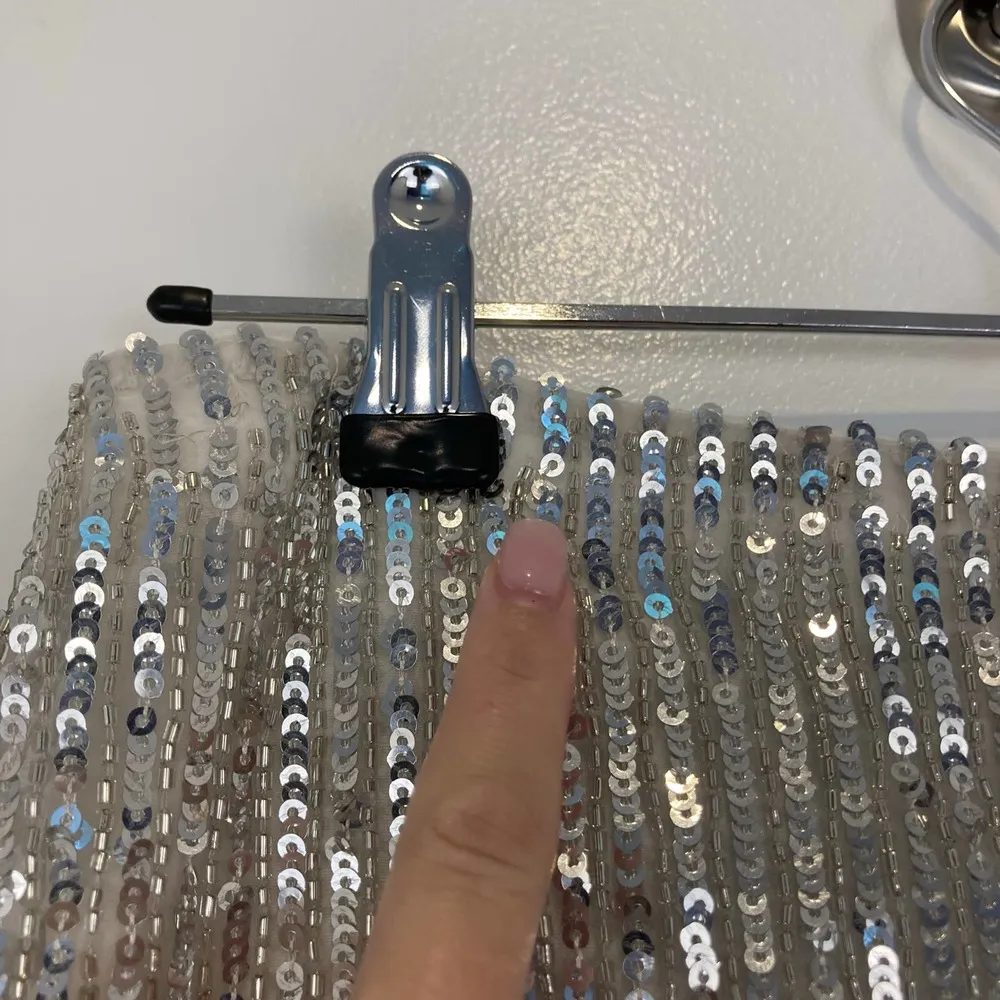 Alice + Olivia Kina Sequined Midi Pencil Skirt - Image 4