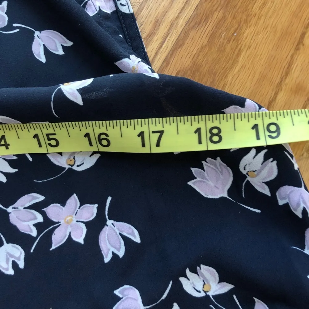 The Loft  flutter sleeveless top - Image 4