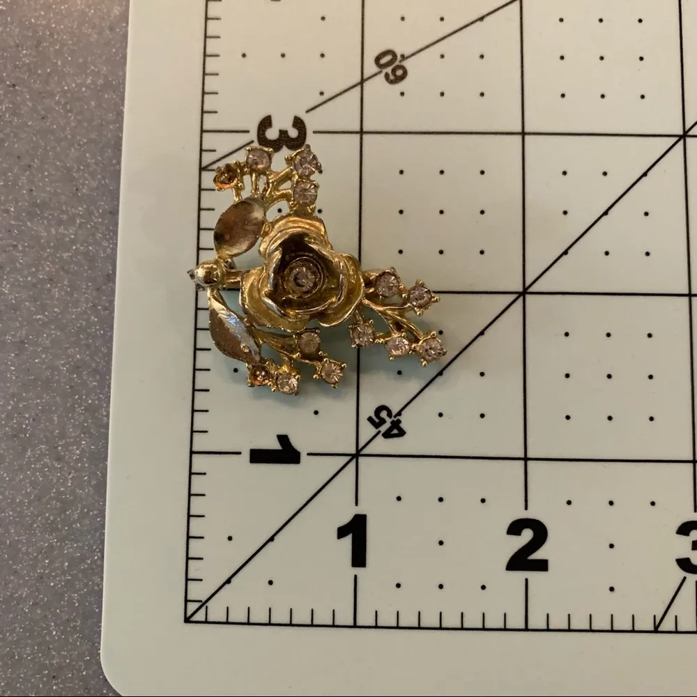 Vintage Gold Color Flower Brooch Branches, Leaves & Rhinestones // - Image 5