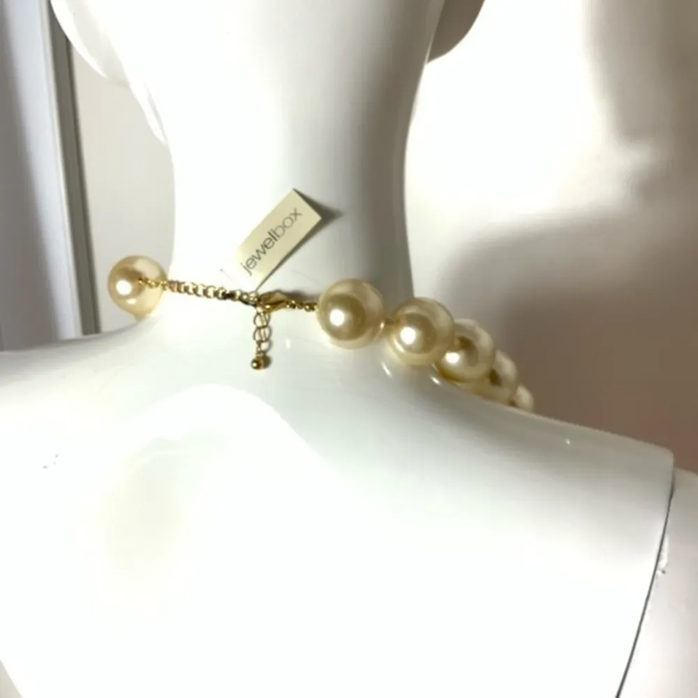 JewelBox‎ oversized statement pearls NWT - Image 2