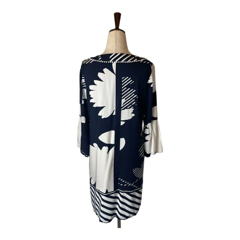 Crown & Ivy Blue and White Floral‎ Print Bell Sleeve Shift Dress Size 4 - Image 2