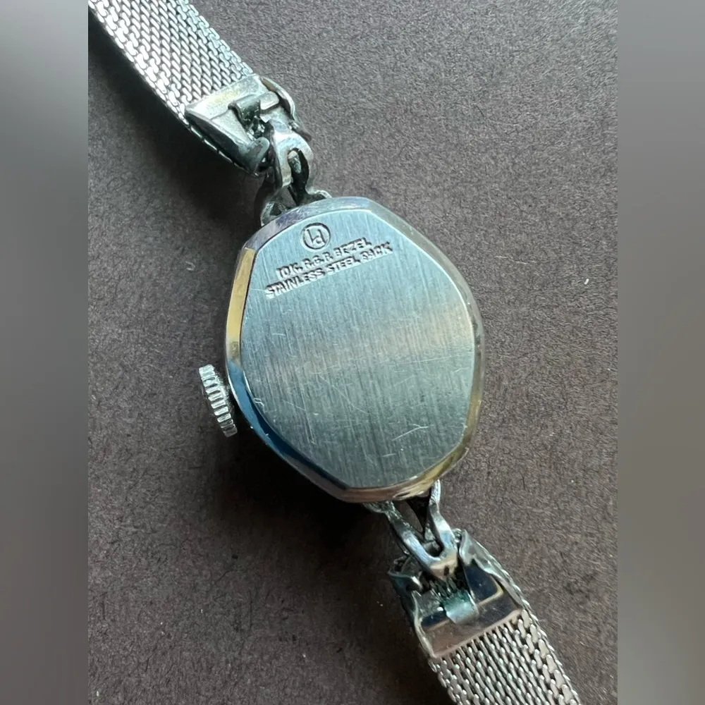 Waltham Ladies Watch 21 Jewels 10KT Gold and Diamond Accents Very Rare Vintage - Image 6